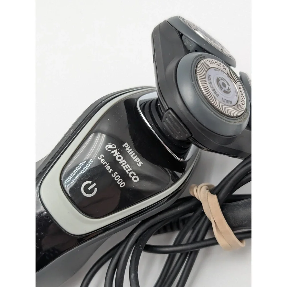 Philips Norelco Series 5000 Cordless Men's Facial Shaver with Charger‎